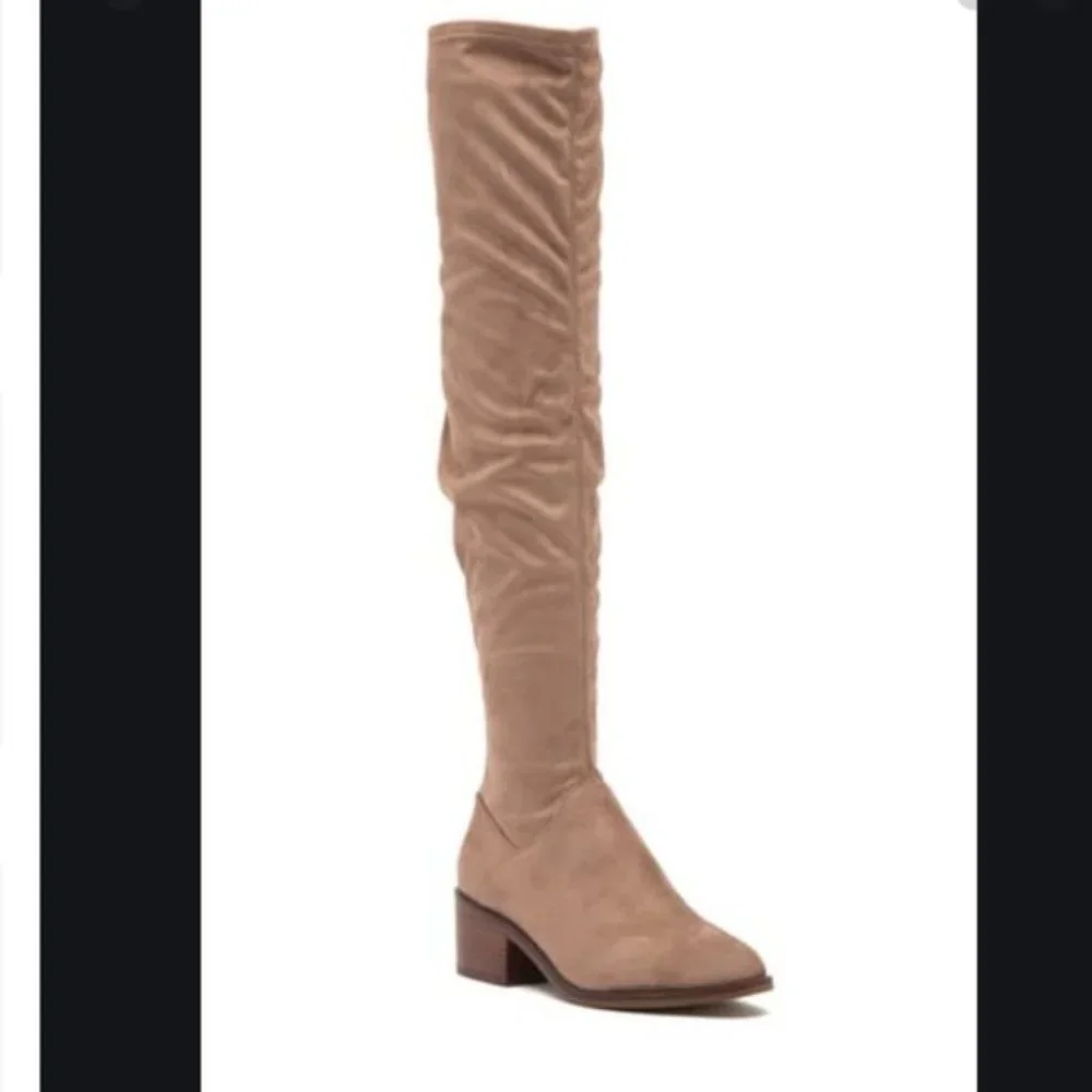 NWT Steve Madden Women's Garen Over The Knee Taupe Tan Suede Boot Size 7